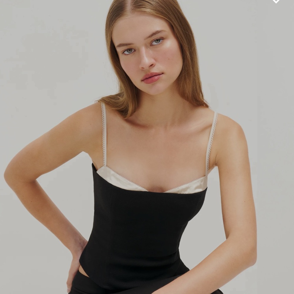 Reformation Melanie Top size 0 black and cream